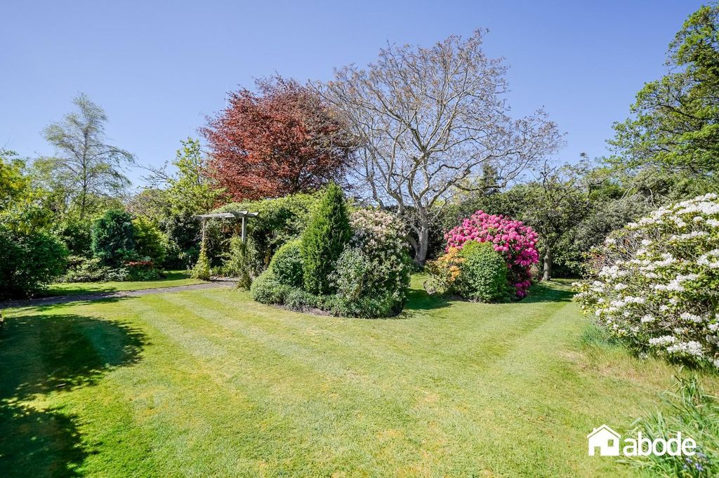 Property photo 2 of 46