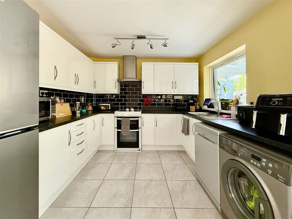 Property photo 2 of 15 Kitchen.Jpg
