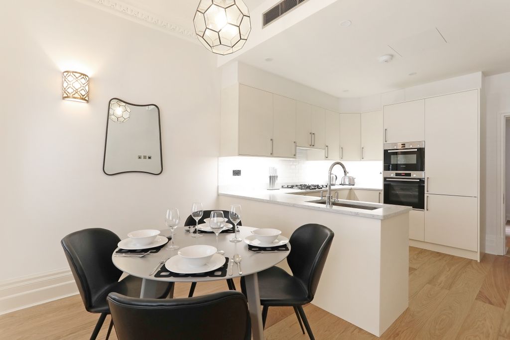 Property photo 2 of 18 00Rd8228