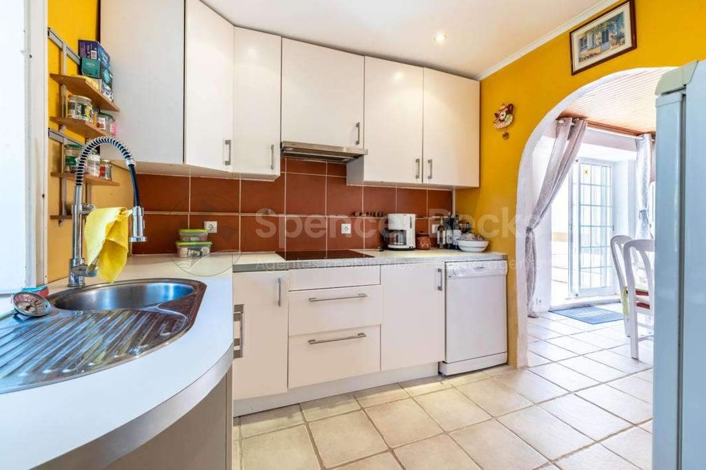 Property photo 3 of 40