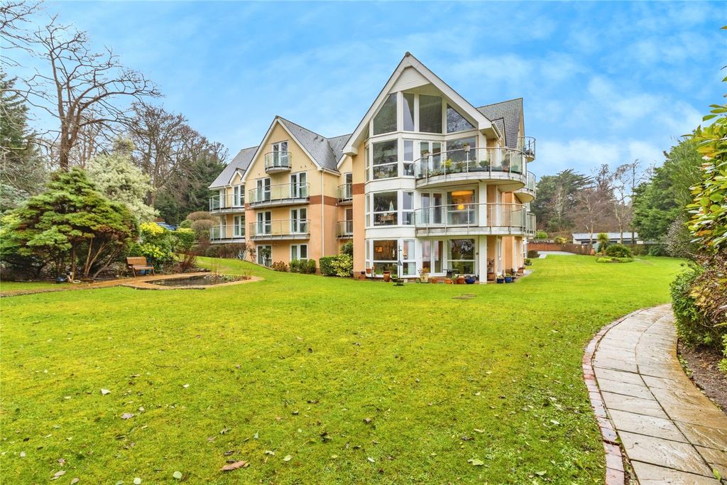 Property photo 1 of 27 Picture No. 29