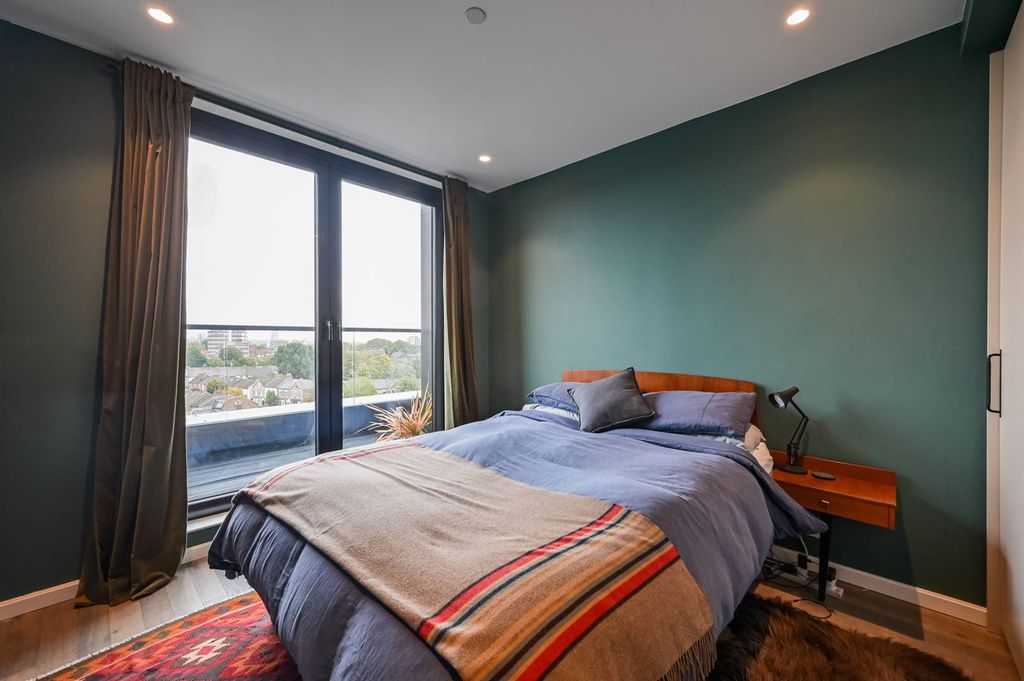 Property photo 3 of 23