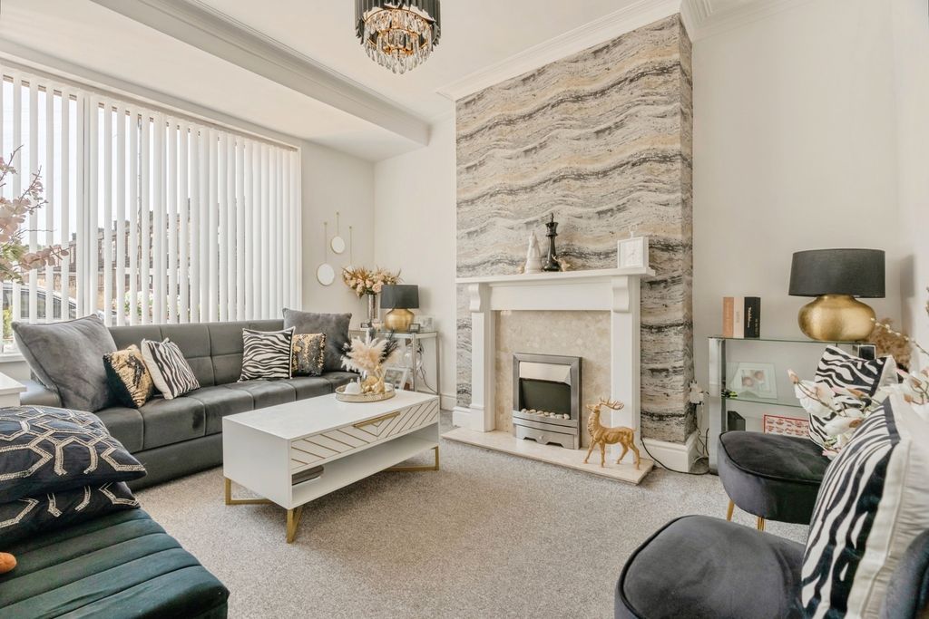 Property photo 2 of 19 Pbox-Img.Jpg