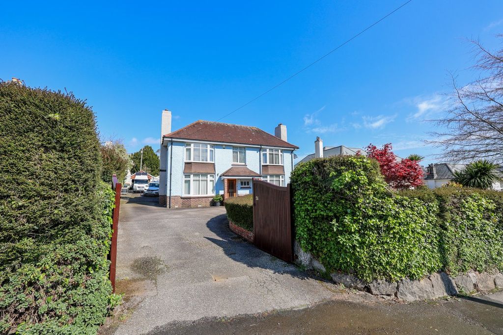 Property photo 2 of 24