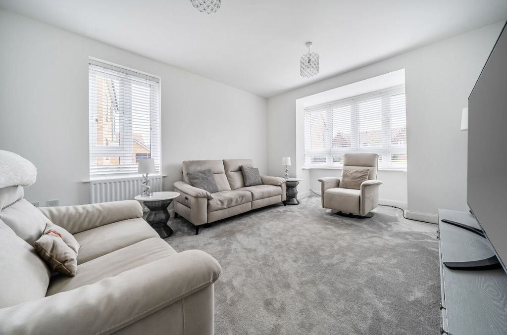 Property photo 3 of 23