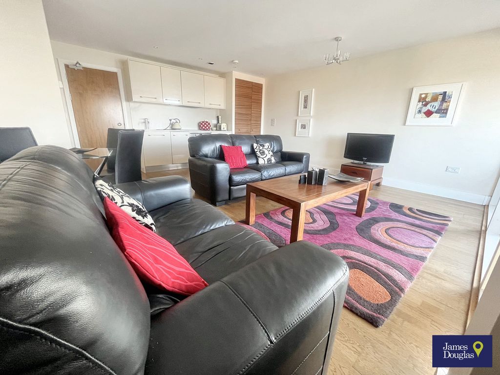 Property photo 3 of 16 Livdin3