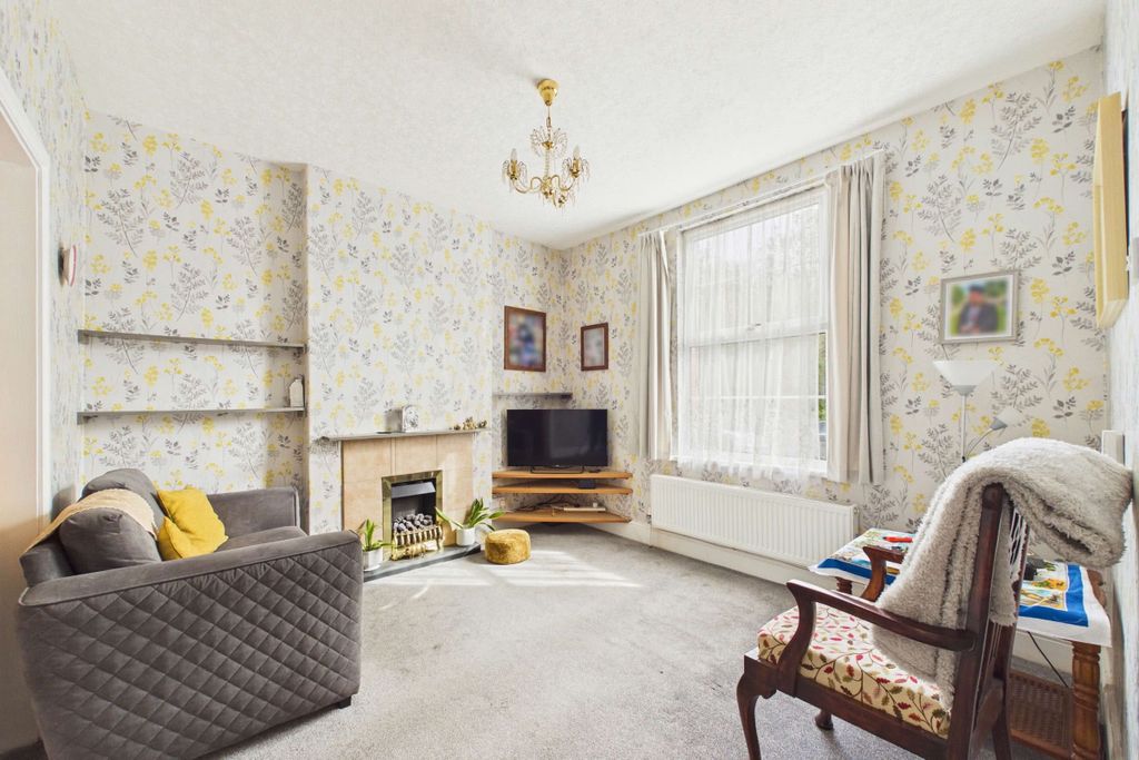 Property photo 2 of 14