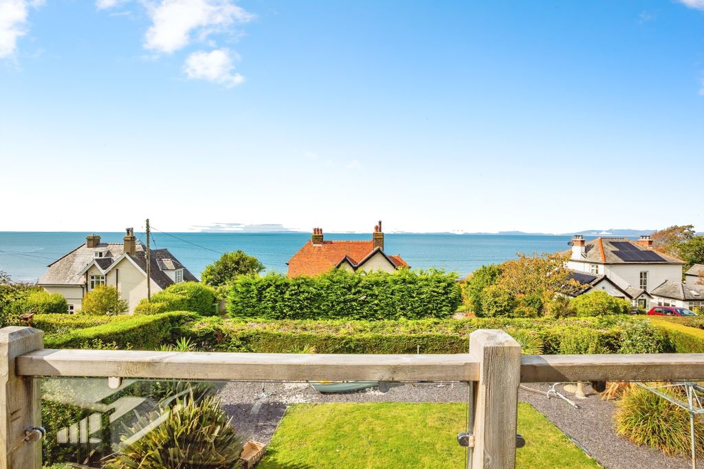 Property photo 3 of 15 Sea View