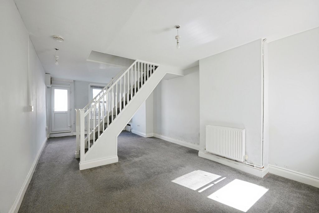 Property photo 2 of 17 Pbox-Img.Jpg