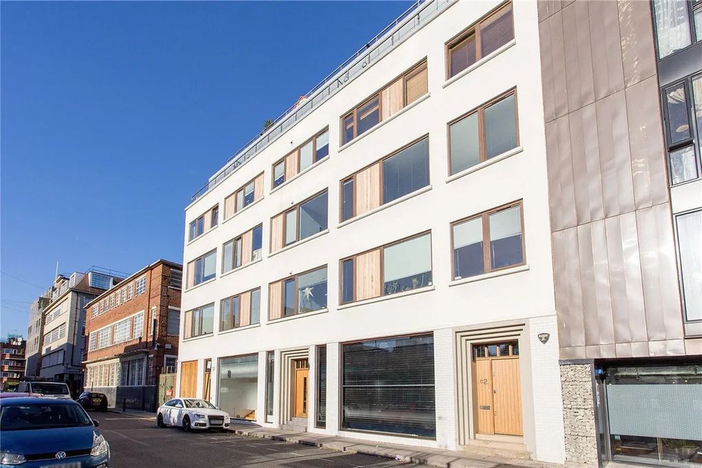 Property photo 3 of 9