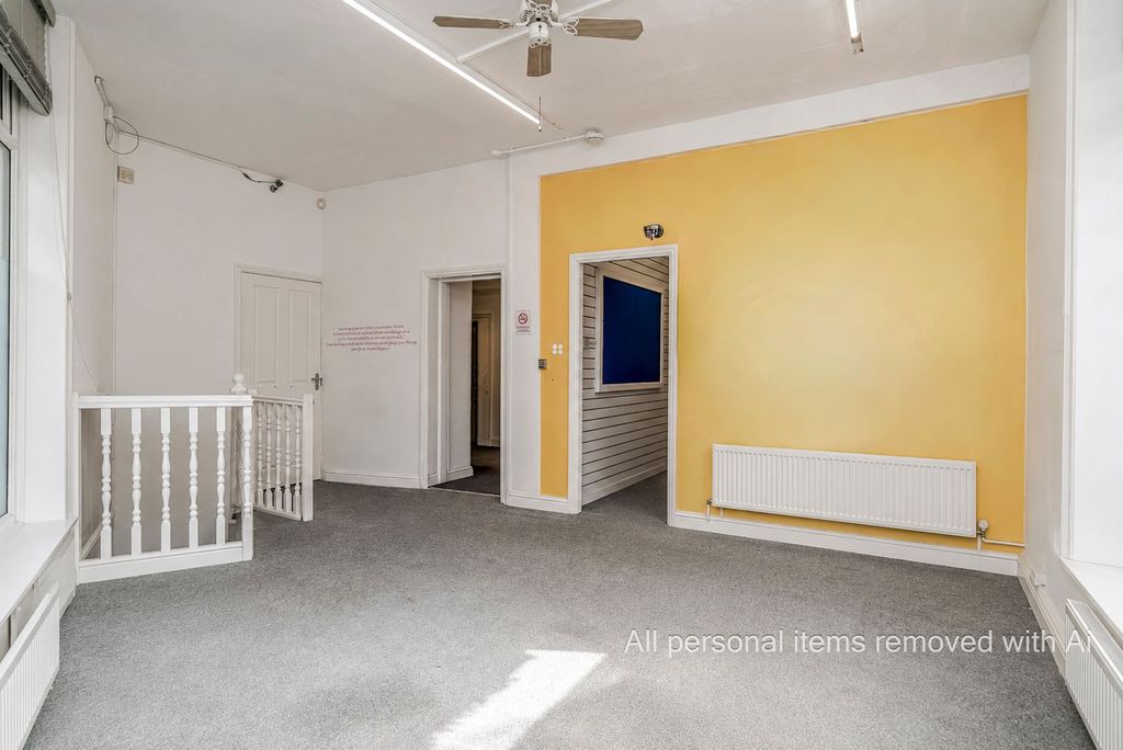 Property photo 3 of 33