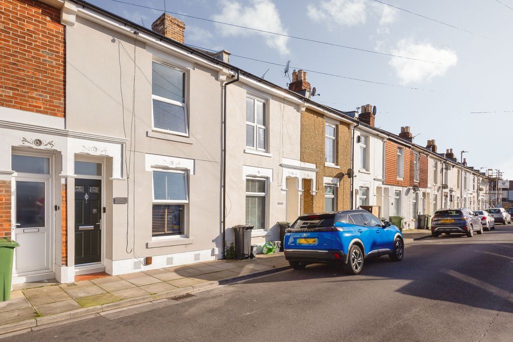 Property photo 1 of 18