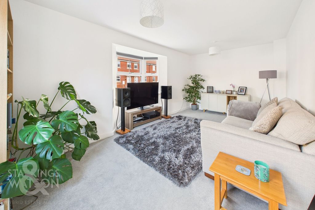 Property photo 2 of 20