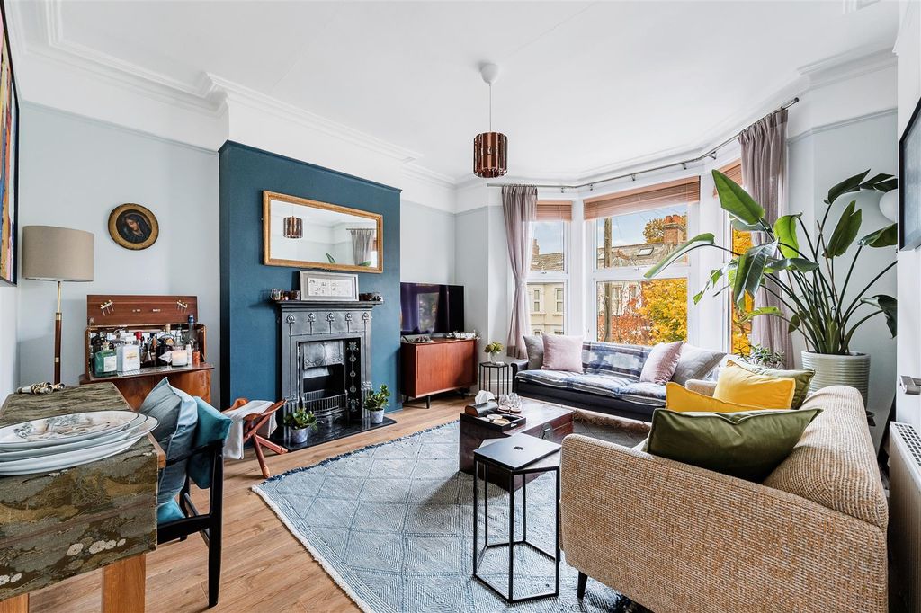 Property photo 1 of 9 1A Shalimar Road-3.Jpg