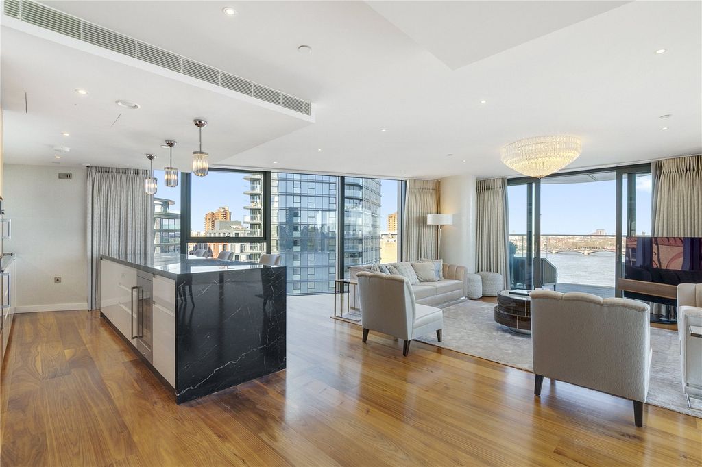 Property photo 3 of 17 Reception Room