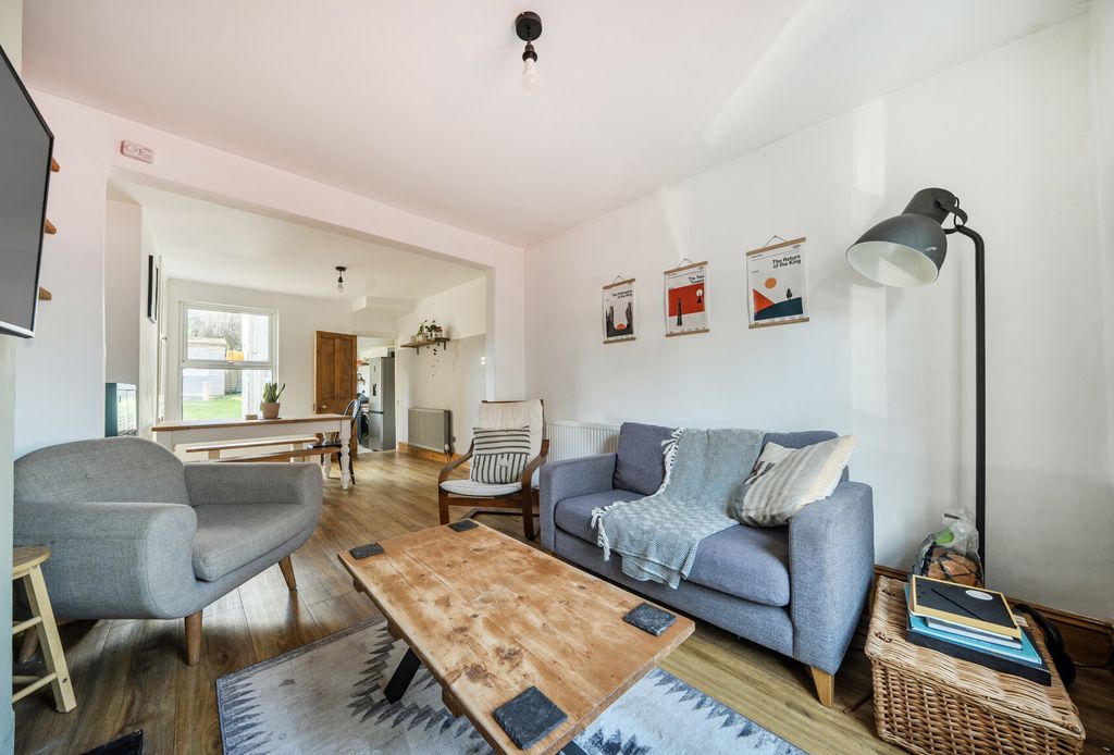 Property photo 3 of 8 1435727-9-69d61F6...