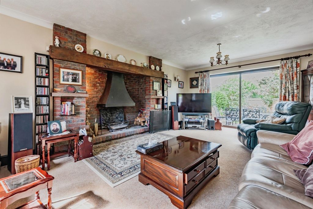 Property photo 2 of 17