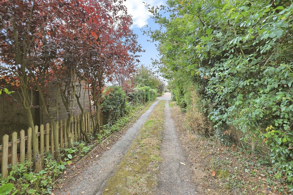 Property photo 2 of 32