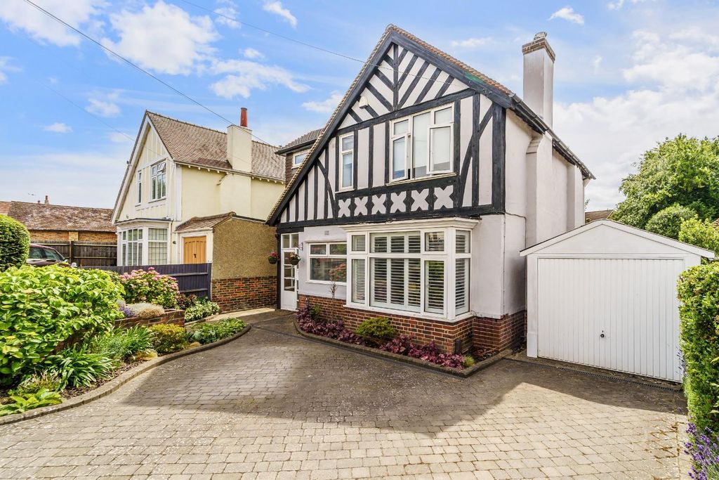 Property photo 1 of 21 Whiteshorse Drive