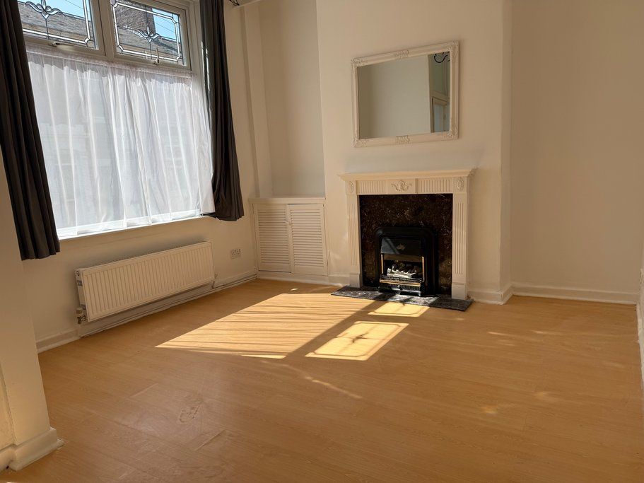 Property photo 2 of 12