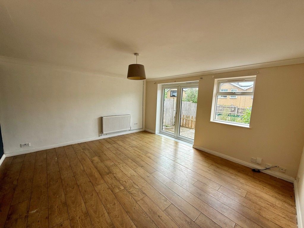 Property photo 2 of 11 Living Room