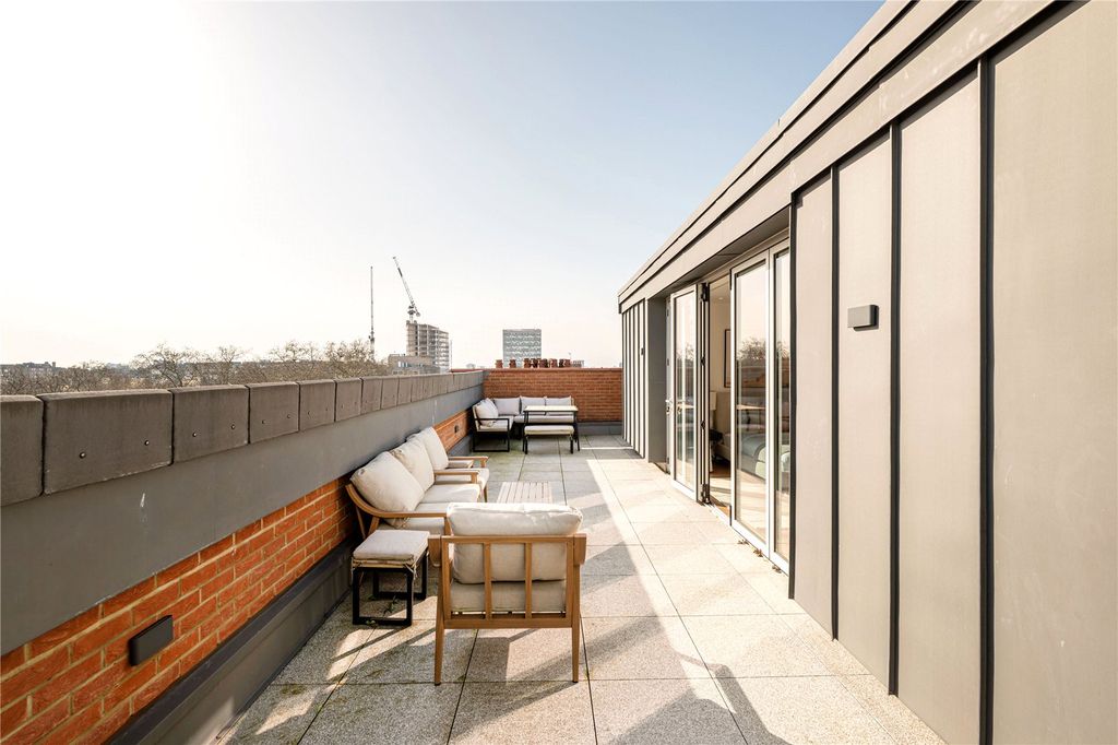 Property photo 1 of 13 Terrace