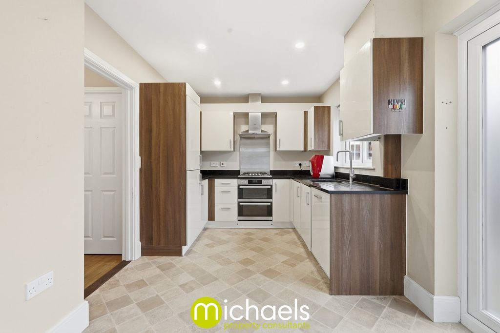 Property photo 2 of 20