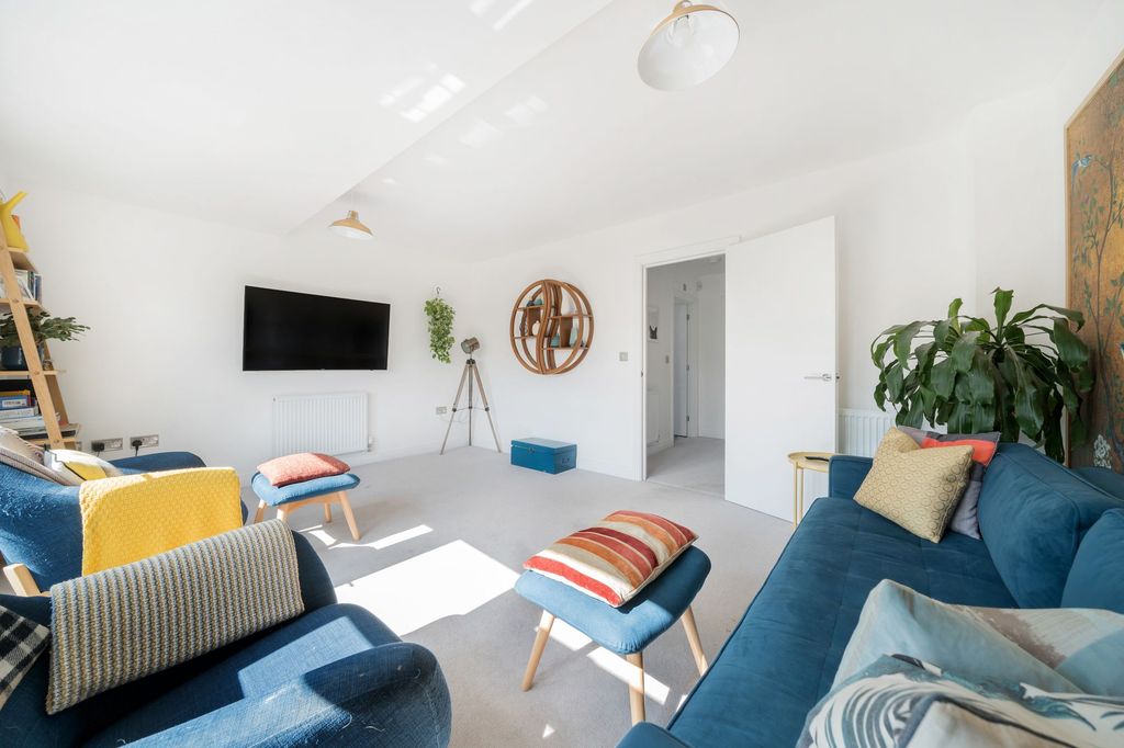 Property photo 2 of 22