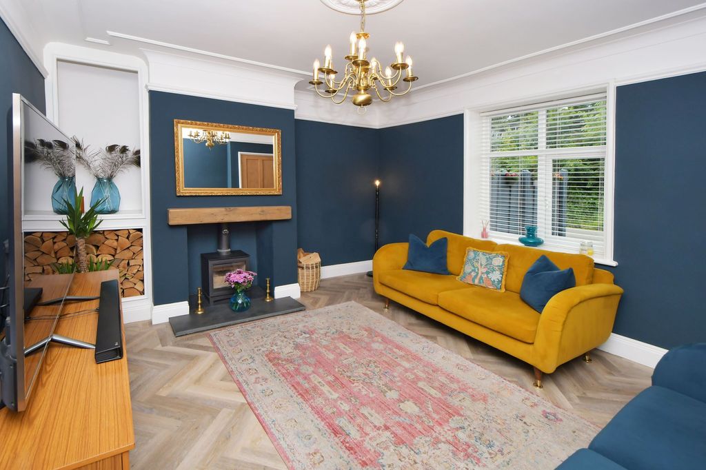 Property photo 2 of 30 Sitting Room
