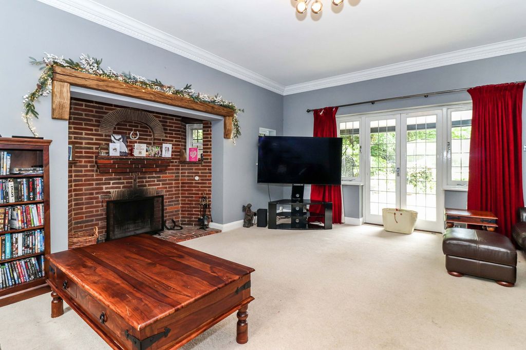 Property photo 3 of 38