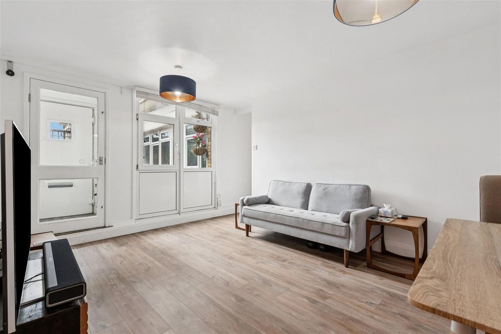 Property photo 3 of 12 7.Jpg