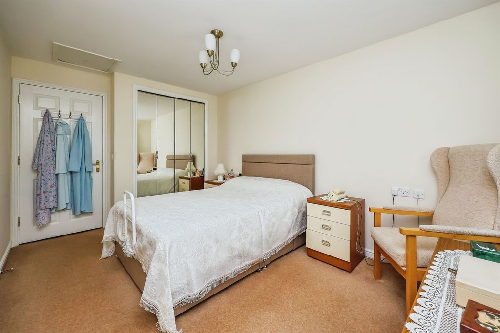 Additional image 9 of 2 bed flat for saleChurch Street, Eastwood, Nottingham NG16