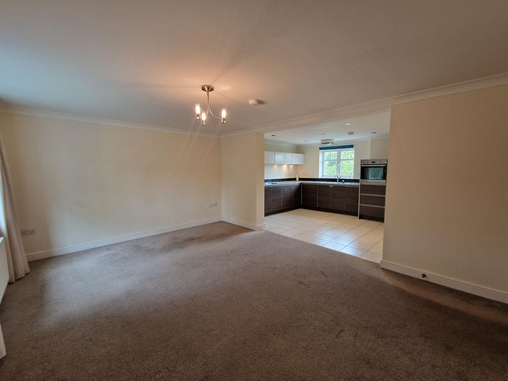 Property photo 3 of 10 Living Room
