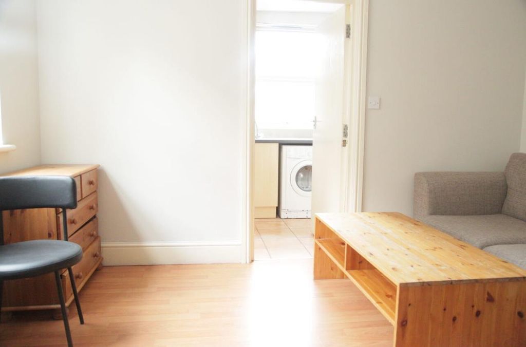 Property photo 3 of 8 Img_5823.Jpg