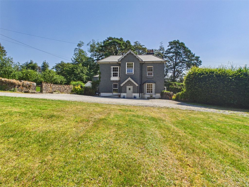 Property photo 2 of 40 Monkswell House