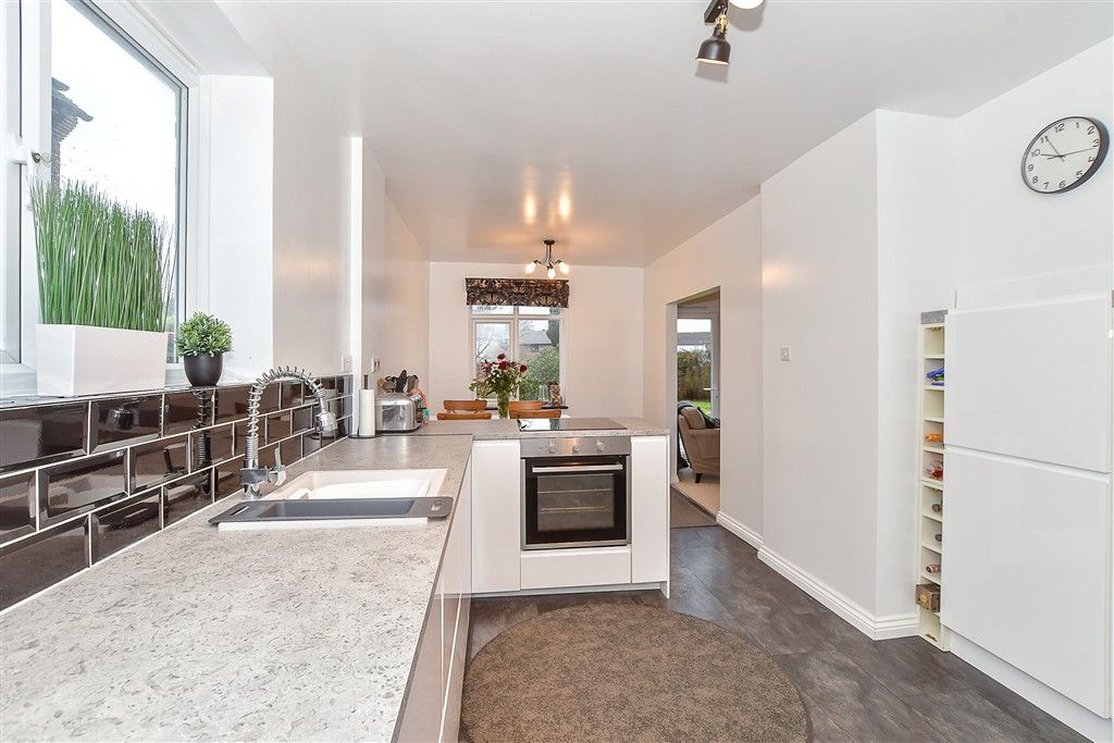 Property photo 2 of 12 Kitchen
