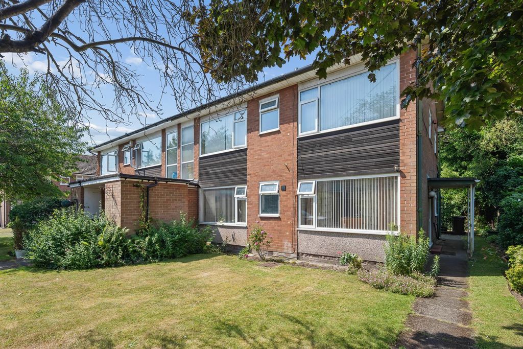 Property photo 1 of 18 Cross Green-4.Jpg