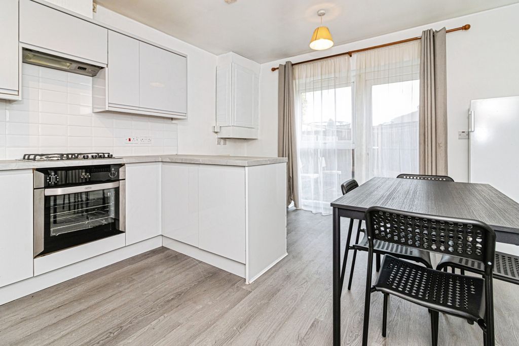 Property photo 2 of 12 Photo