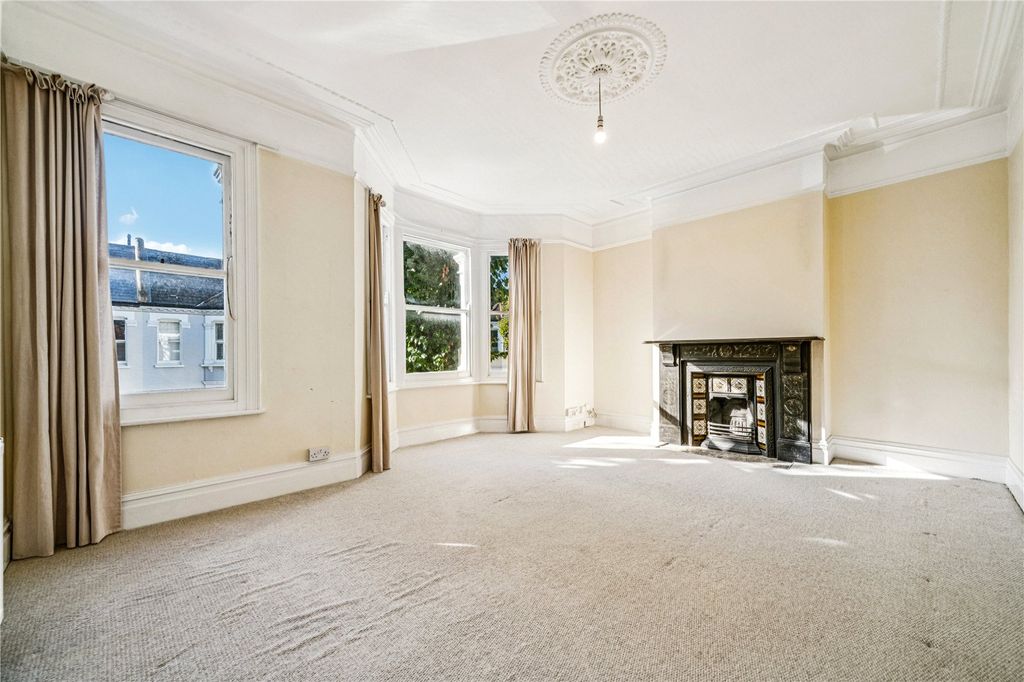 Property photo 2 of 8 Reception Room