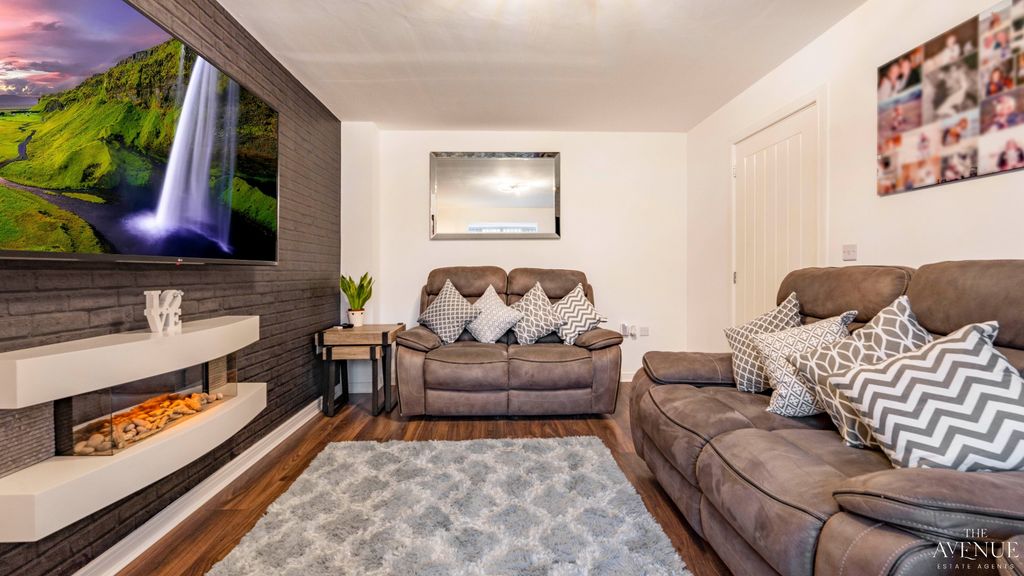 Property photo 3 of 19 4751094