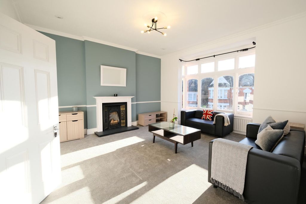 Property photo 1 of 15 Living Room
