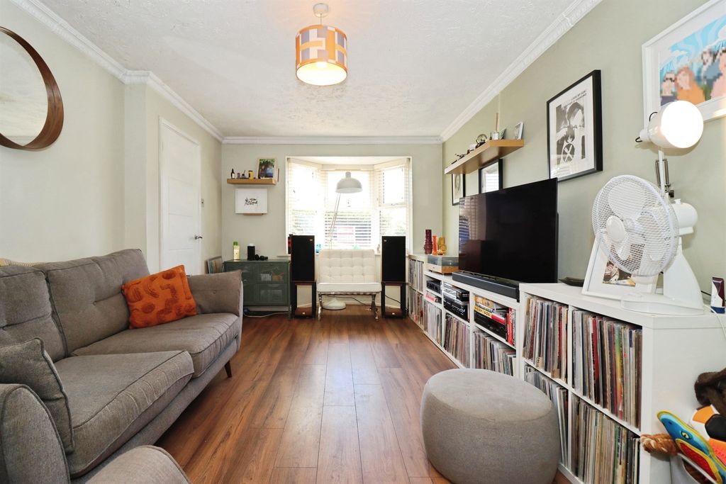 Property photo 3 of 12