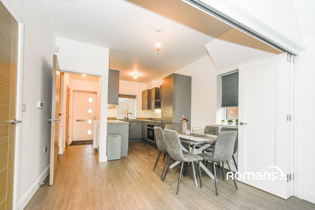 Property photo 3 of 11 Photo