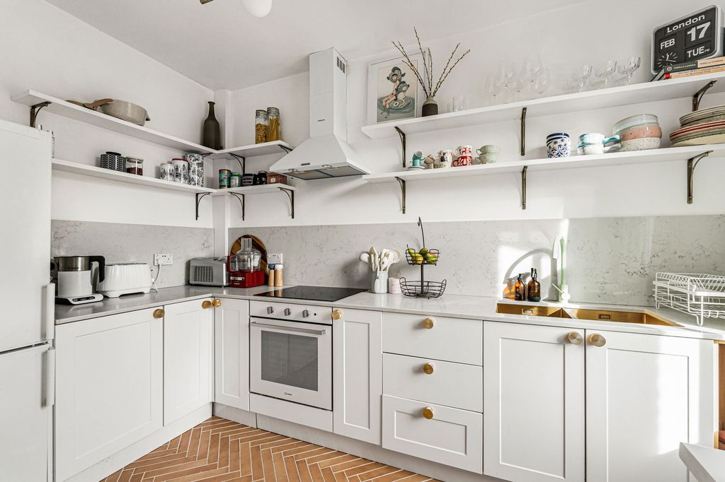 Property photo 3 of 22