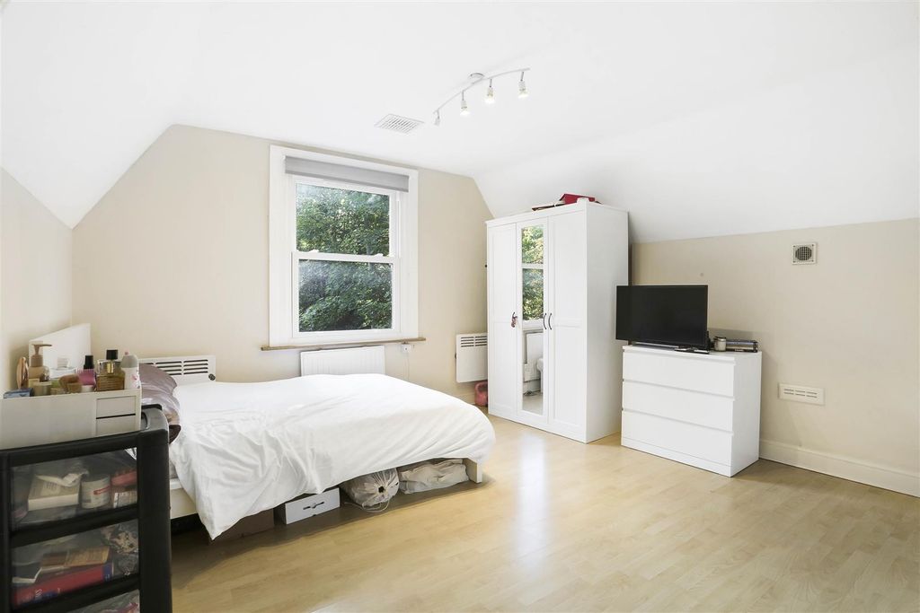 Property photo 2 of 9 1322501394 - 7.Jpg