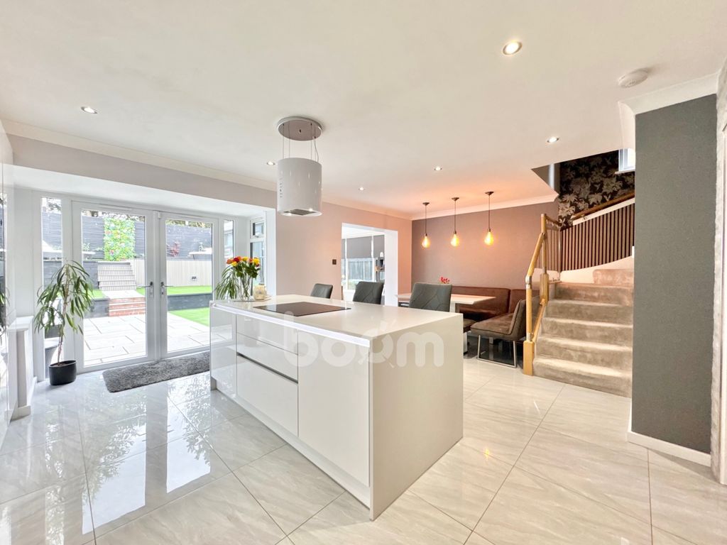 Property photo 2 of 30 Woodlands Crescent, Johnstone Kitchen Shot