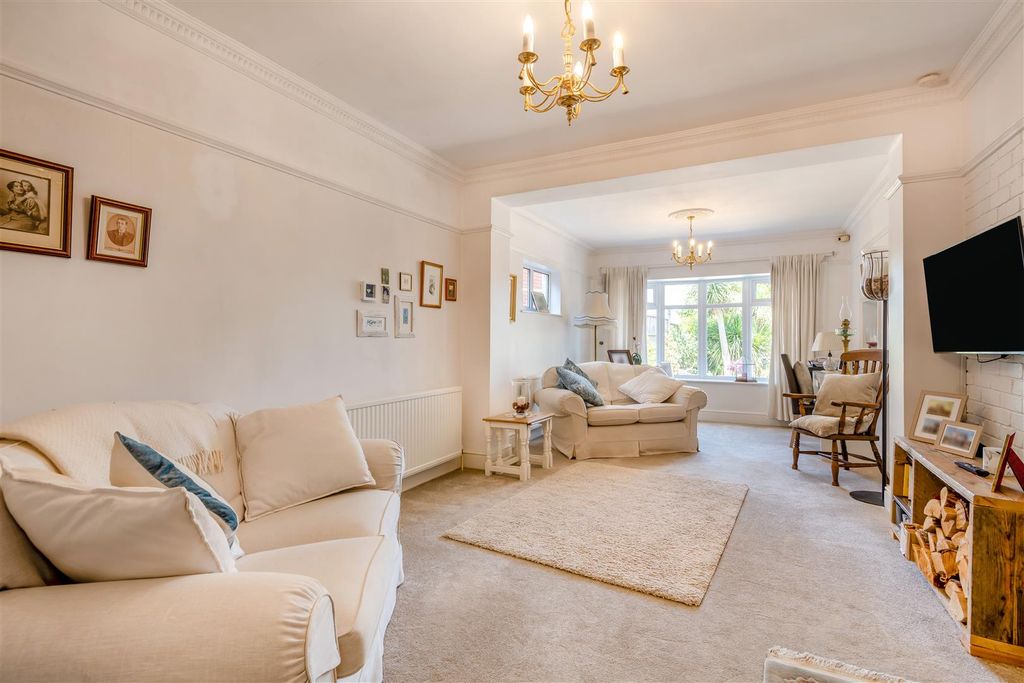 Property photo 2 of 16 8698866-Interior15.Jpg