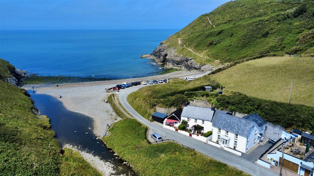 Property photo 1 of 42 Dji_Fly_20250709_145154_333_1752093130209_Photo_Op