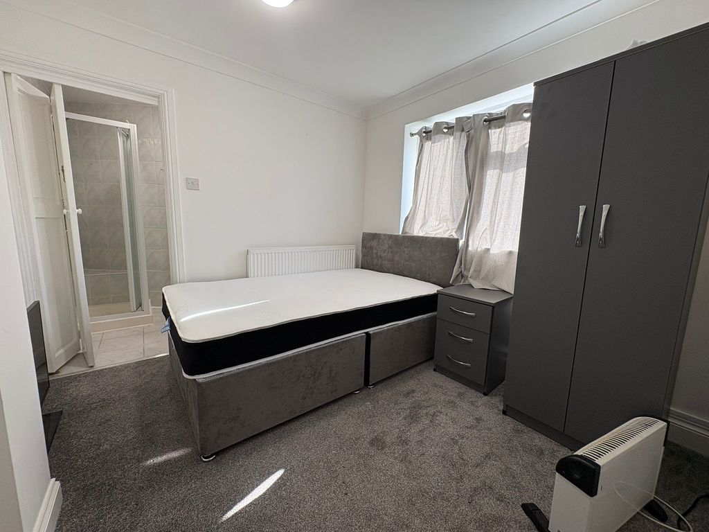 Property photo 3 of 12 Photo 3