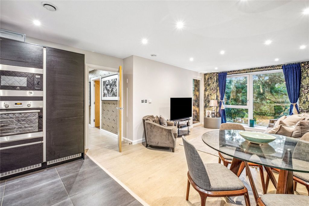 Property photo 1 of 8 Reception Room